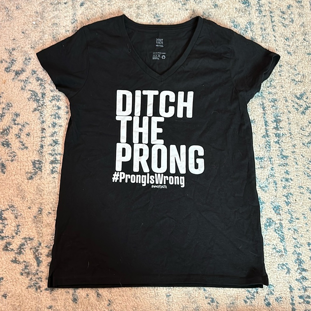 Ditch the prong women’s v-neck